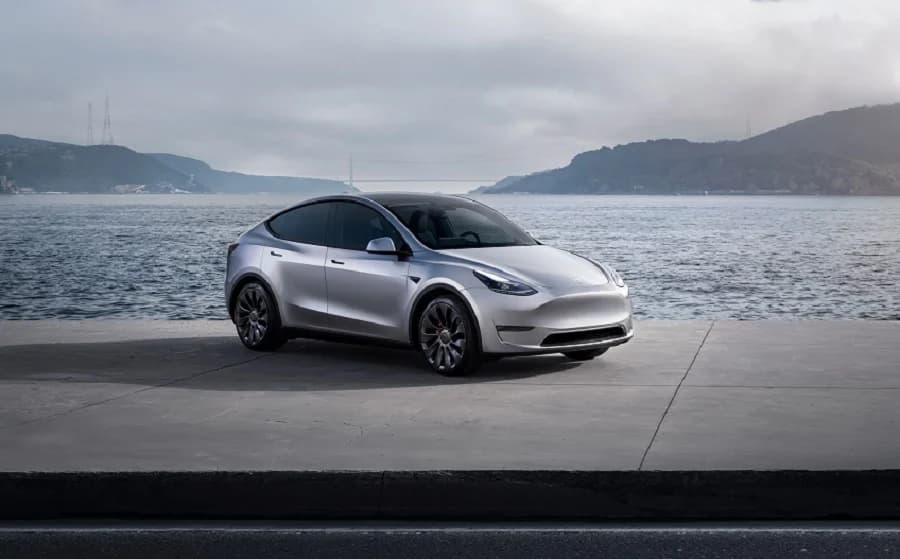 https://api.reviewagent.us/uploads/images/2023-09-21T10-58-39.145Z_Tesla Model Y silver web_1.webp